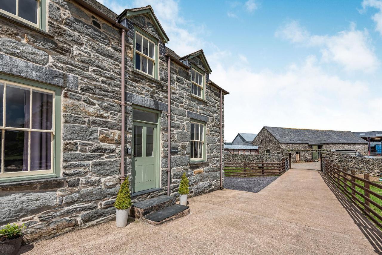 Waedog Bach Vila Llanfor Exterior foto